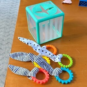 Sassy Rainbow Ring Drop